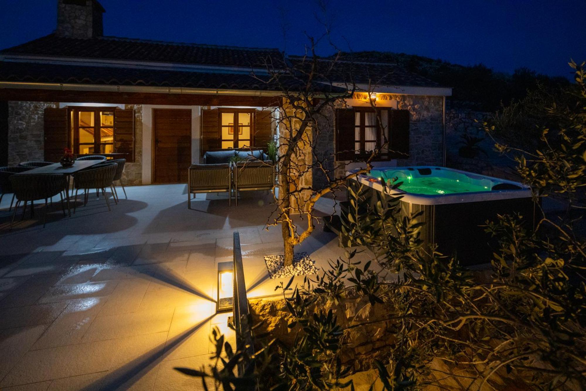 Holiday Svemir